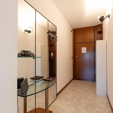 Two Bedrooms Milán