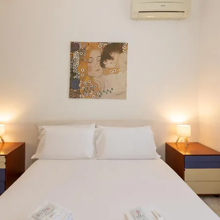 Two Bedrooms Milán